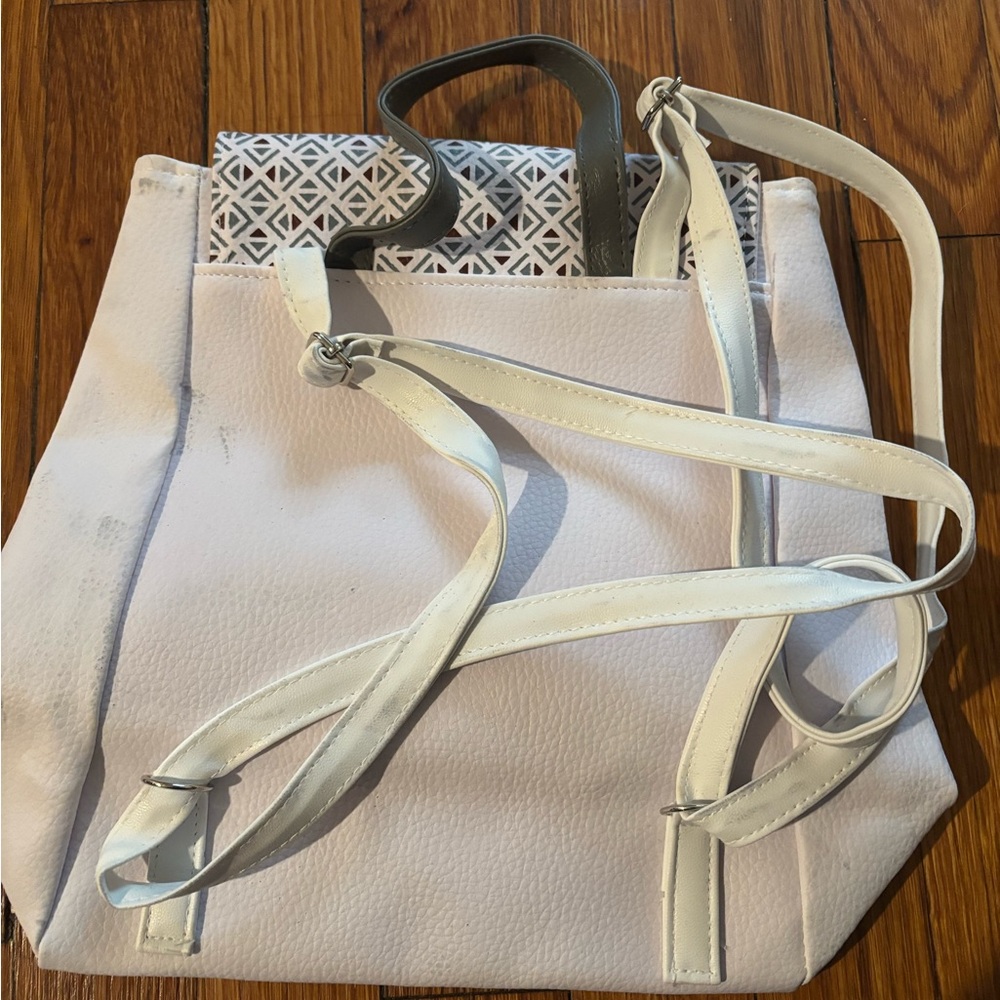 White Geometric Patterned Women's Backpack - image 2